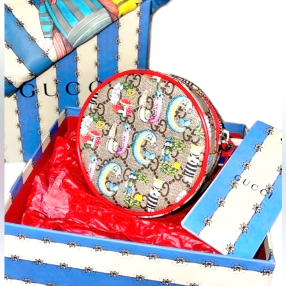 43 NWT Preloved Gucci Round Belt bag